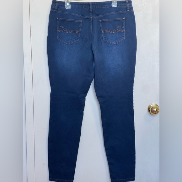 R Jeans the signature soft .in great condition - Picture 3 of 7